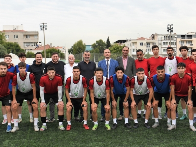 Bornova Belediyespor şampiyonluk yolunda