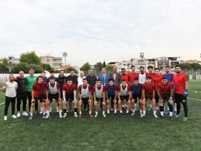 Bornova Belediyespor şampiyonluk yolunda